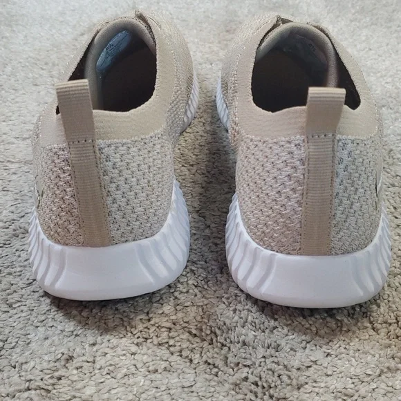 Skechers Women's Taupe Knit Slip On Sneakers. Size 8.5 - Picture 6 of 10